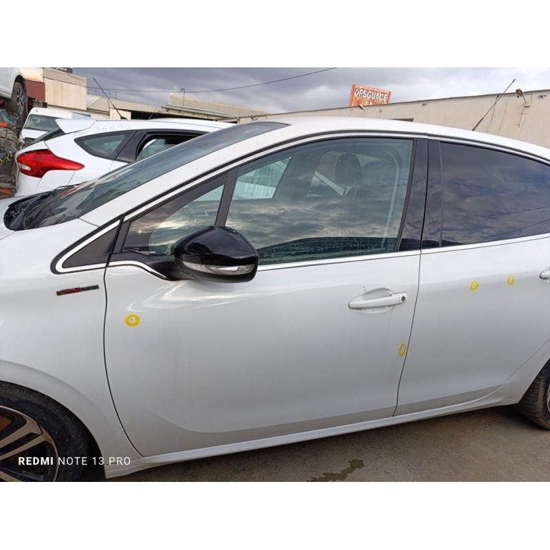Recambio de puerta delantera izquierda para peugeot 208 gt line referencia OEM IAM 9807820780  