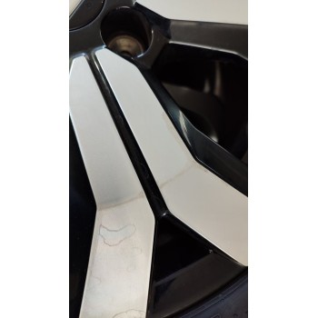 Recambio de llanta para dacia sandero iii stepway essential referencia OEM IAM 403004026R  