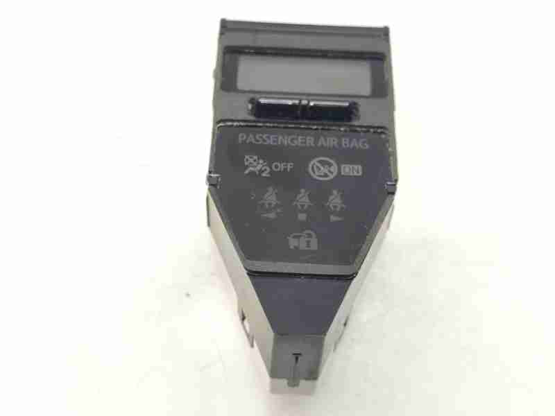 Recambio de pantalla multifuncion para toyota auris hybrid active business plus referencia OEM IAM 8391002200  