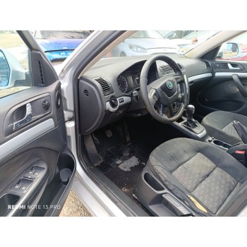 skoda octavia combi (1z5) del año 2009