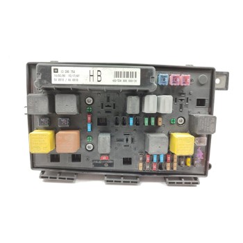 Recambio de caja reles / fusibles para opel astra h ber. cosmo referencia OEM IAM 13206754HB  