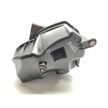 Recambio de caja filtro aire para maserati levante diesel referencia OEM IAM 670033791  