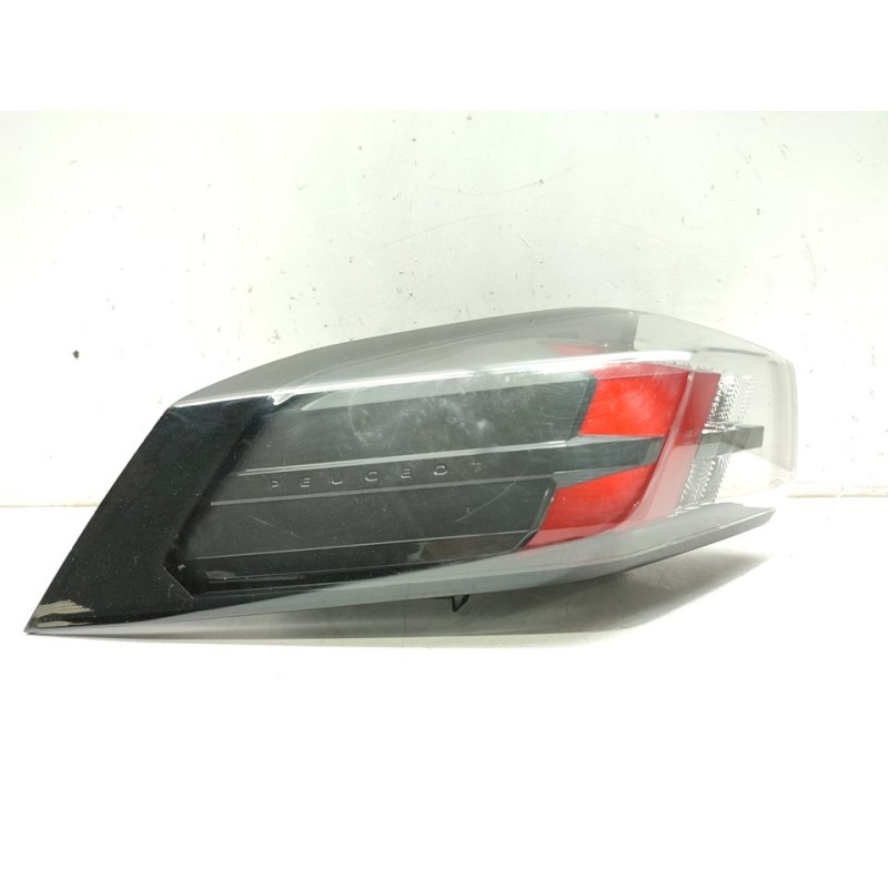 Recambio de piloto trasero izquierdo para peugeot 2008 (p1) allure referencia OEM IAM 9838190580  
