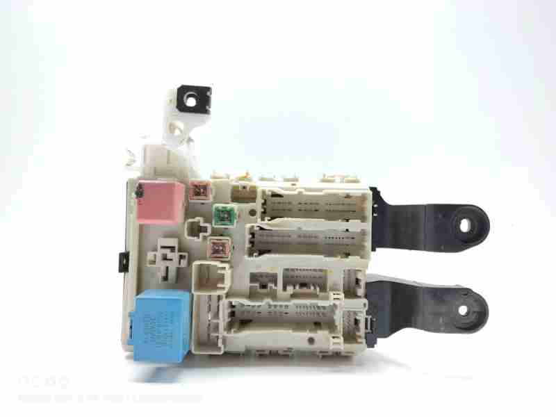 Recambio de caja reles / fusibles para toyota avensis (t27) active referencia OEM IAM 8273005170C  