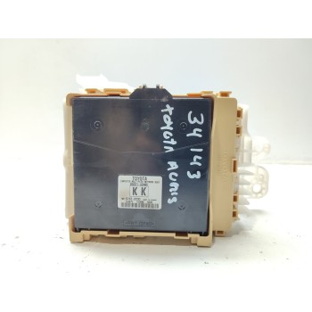 Recambio de caja reles / fusibles para toyota auris hybrid active referencia OEM IAM 8273012X81  