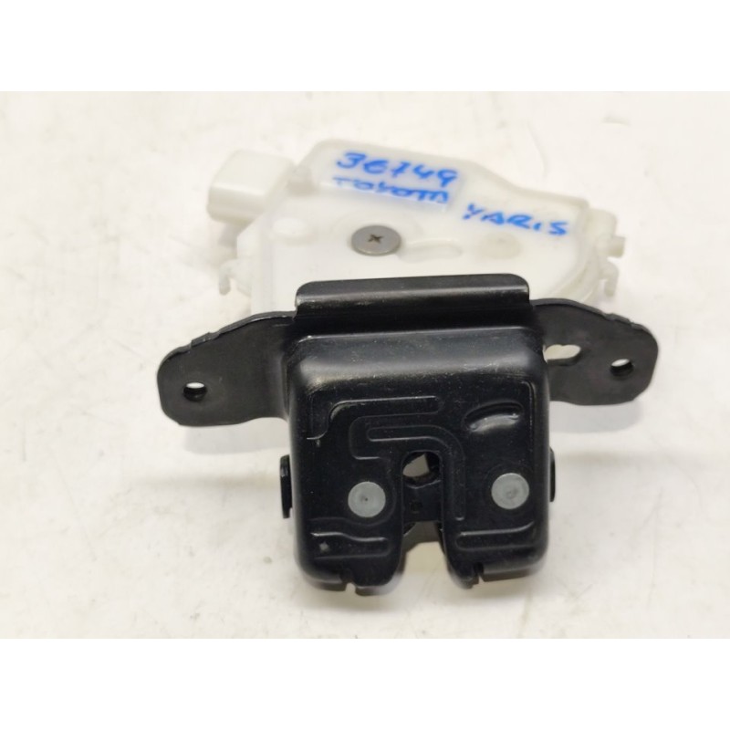 Recambio de cerradura maletero / porton para toyota yaris active referencia OEM IAM 6935002090  