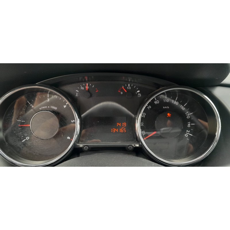 Recambio de cuadro instrumentos para peugeot 3008 active referencia OEM IAM 6103Y0  