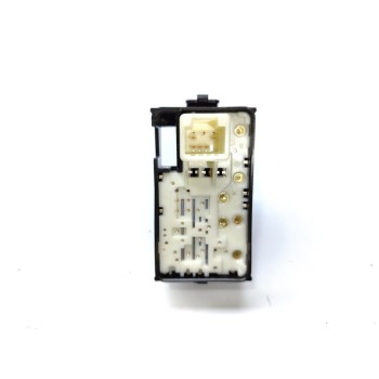 Recambio de mando elevalunas delantero derecho para toyota auris hybrid active referencia OEM IAM 8481002140  