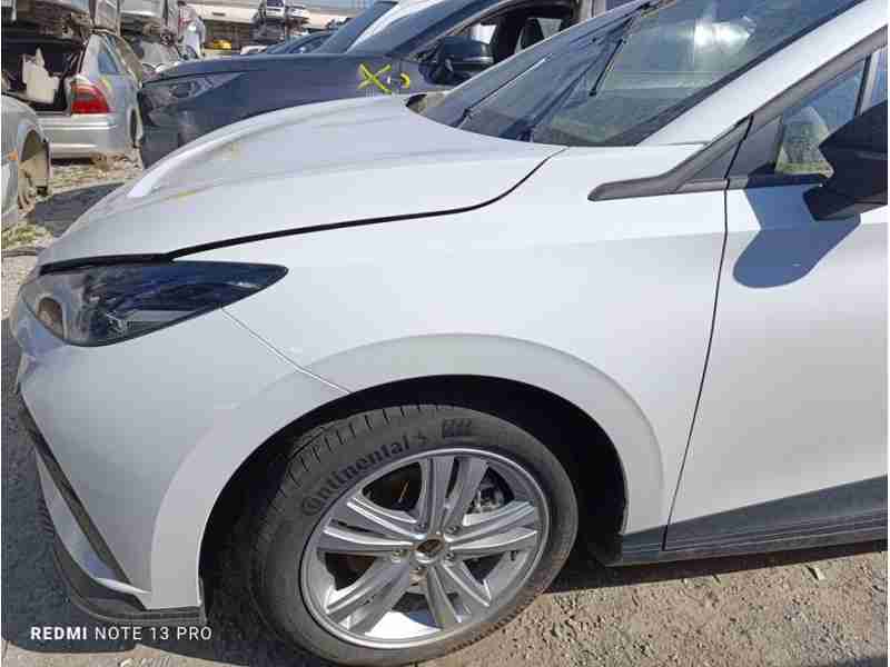 Recambio de aleta delantera izquierda para mg 4 standard referencia OEM IAM 11088801  