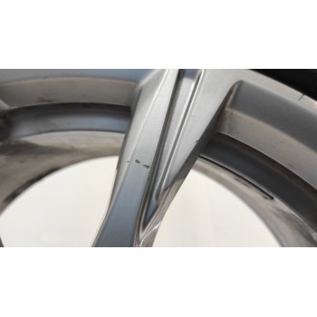 Recambio de juego llantas para audi a4 berlina (8w2) básico referencia OEM IAM 8W0601025C  