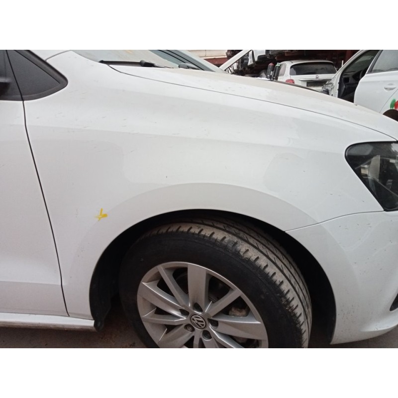 Recambio de aleta delantera derecha para volkswagen polo (6c1) sport bluemotion referencia OEM IAM 6R0821106J  