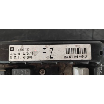 Recambio de caja reles / fusibles para opel astra gtc cosmo referencia OEM IAM 13205783  