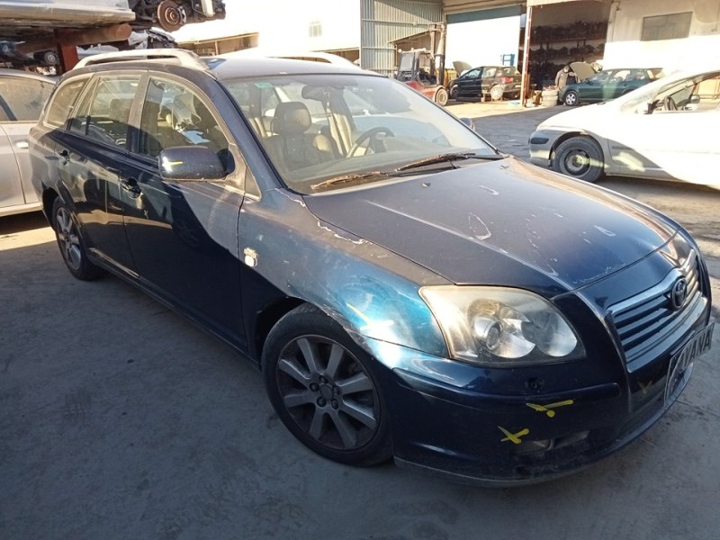 toyota avensis berlina (t25) del año 2003