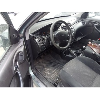 ford focus berlina (cak) del año 2001