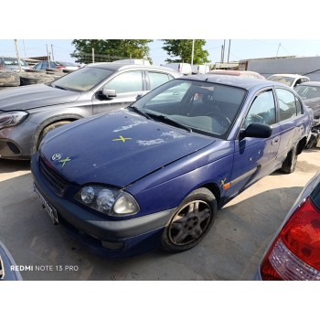 toyota avensis berlina (t 22) del año 2000