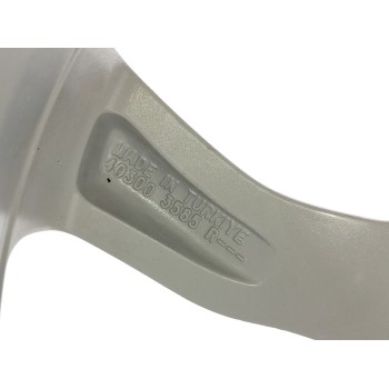 Recambio de llanta para renault clio iv limited referencia OEM IAM 403002455R  