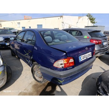toyota avensis berlina (t 22) del año 2000