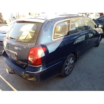 toyota avensis berlina (t25) del año 2003