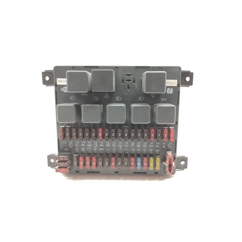 Recambio de caja reles / fusibles para nissan trade 100 75 referencia OEM IAM 24063G4901  