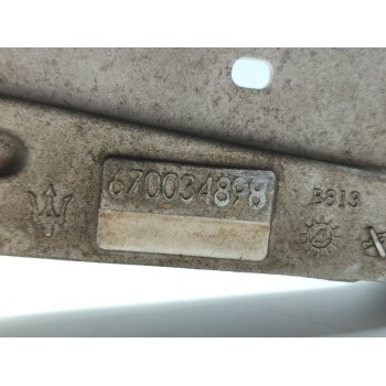 Recambio de soporte cambio para maserati levante diesel referencia OEM IAM 670034898  