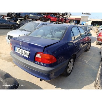 toyota avensis berlina (t 22) del año 2000