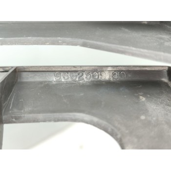 Recambio de rejilla delantera para citroën c15 referencia OEM IAM 9602509180  