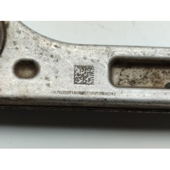 Recambio de brazo suspension superior trasero derecho para maserati levante diesel referencia OEM IAM 670032016  