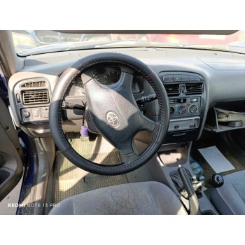 toyota avensis berlina (t 22) del año 2000