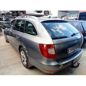 skoda superb combi (3t5) del año 2011