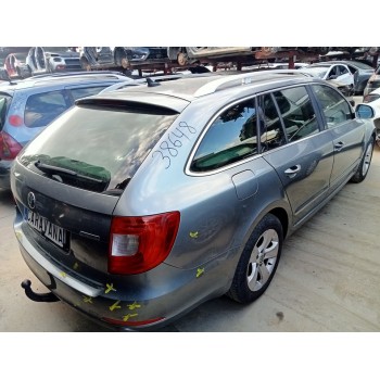 skoda superb combi (3t5) del año 2011