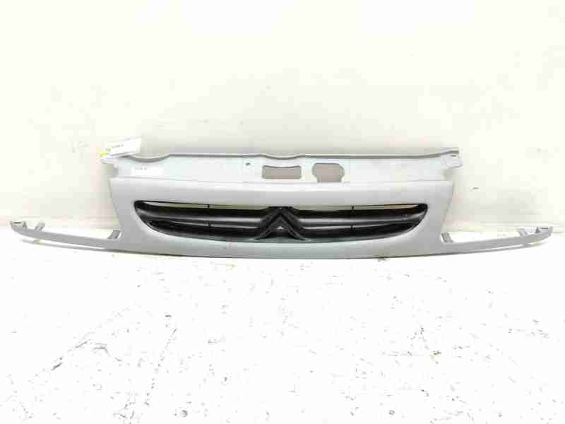 Recambio de rejilla delantera para citroën saxo referencia OEM IAM 9628654777  