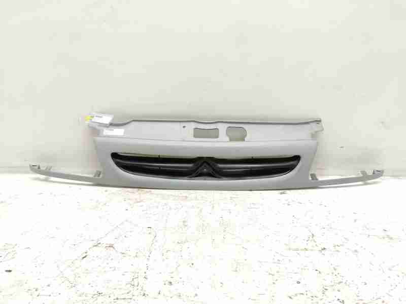 Recambio de rejilla delantera para citroën saxo referencia OEM IAM 9628654777  