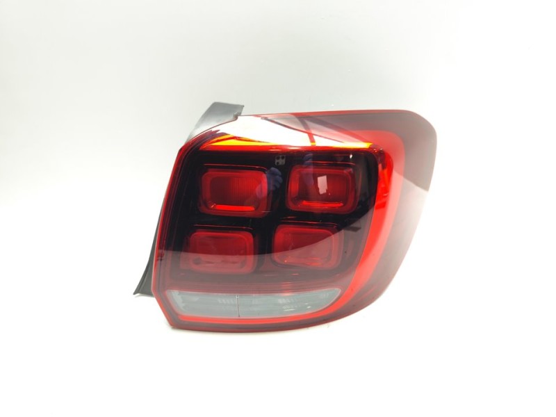 Recambio de piloto trasero derecho para dacia sandero comfort referencia OEM IAM 265506147R  