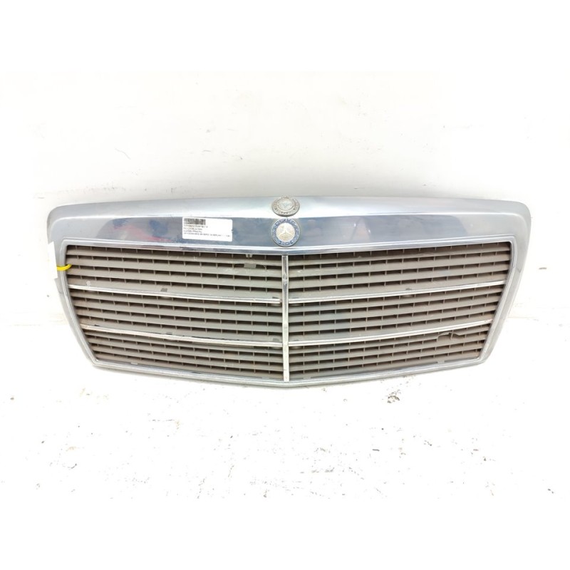 Recambio de rejilla delantera para mercedes-benz clase e (w124) berlina referencia OEM IAM 2018880223  