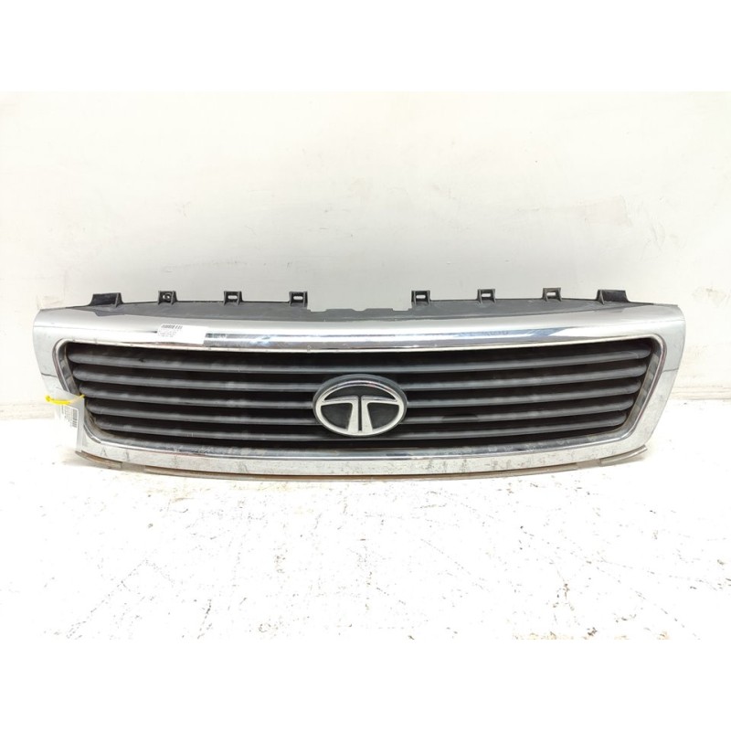 Recambio de rejilla delantera para tata safari 1900 referencia OEM IAM 699885063  