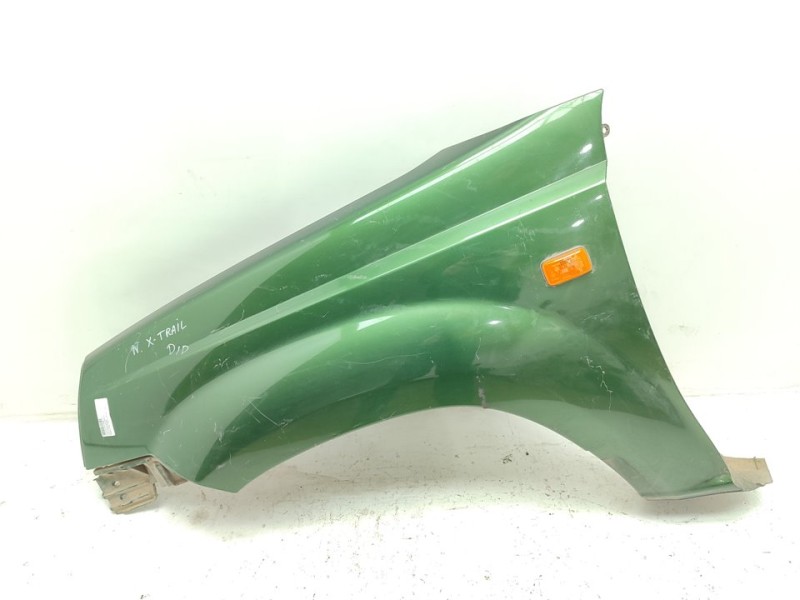 Recambio de aleta delantera izquierda para nissan x-trail (t30) 2.0 16v cat referencia OEM IAM 631128H400  