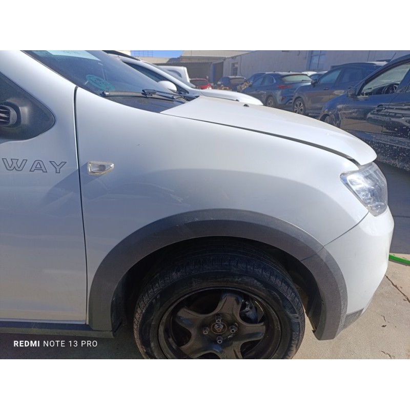Recambio de aleta delantera derecha para dacia sandero stepway comfort referencia OEM IAM 631001319R  