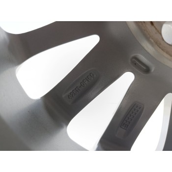 Recambio de llanta para toyota verso advance referencia OEM IAM 426110F180  