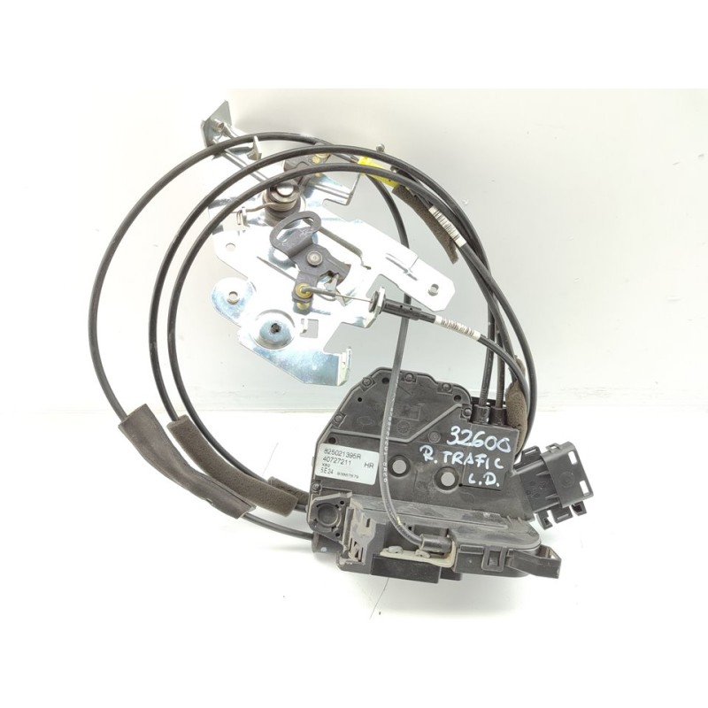 Recambio de cerradura puerta lateral derecha para renault trafic furgón l1h1 2,7t referencia OEM IAM 825021395R  