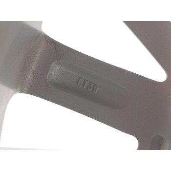 Recambio de llanta para toyota verso advance referencia OEM IAM 426110F180  