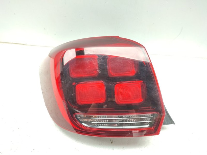 Recambio de piloto trasero izquierdo para dacia sandero stepway comfort referencia OEM IAM 265554938R  