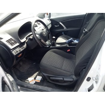 toyota avensis (t27) del año 2012