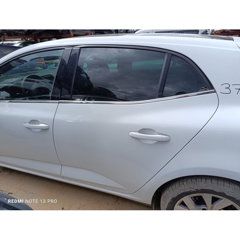 Recambio de puerta trasera izquierda para renault megane iv berlina 5p limited referencia OEM IAM 821011161R  