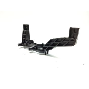 Recambio de soporte radiador para maserati levante diesel referencia OEM IAM 673002765  