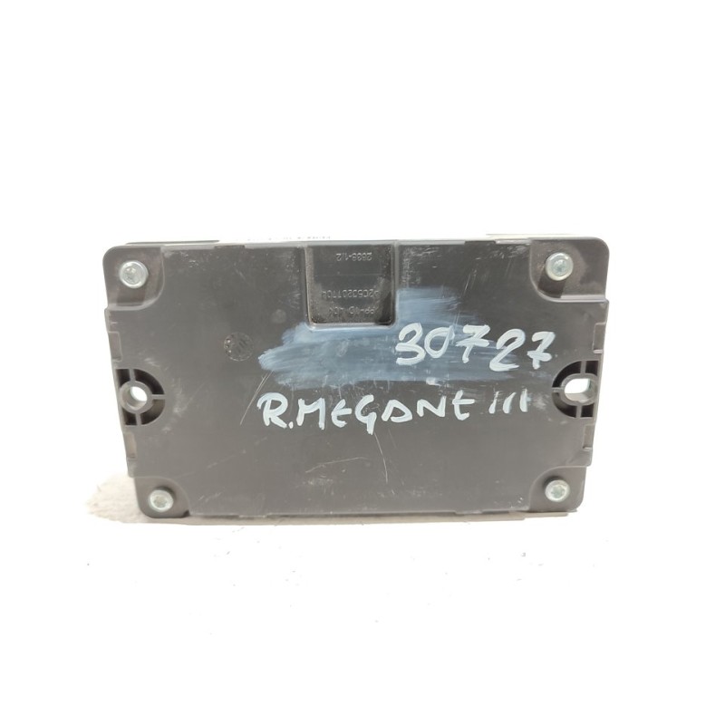 Recambio de modulo electronico para renault megane iii berlina 5 p dynamique referencia OEM IAM 280240001R  