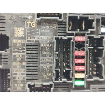 Recambio de caja reles / fusibles para renault trafic furgón l1h1 3,0t referencia OEM IAM 284B77542R  