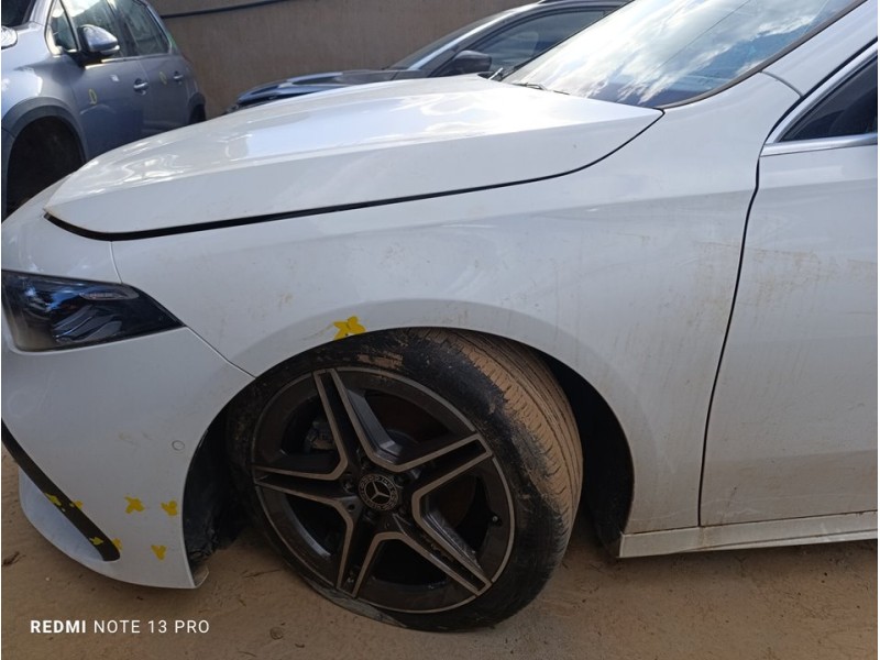 Recambio de aleta delantera izquierda para mercedes-benz clase a (bm 177) a 180 (177.084) referencia OEM IAM A1778810500  