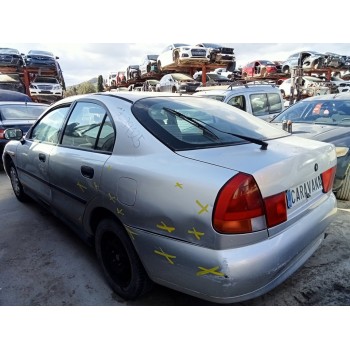 mitsubishi carisma berlina 4 (da0) del año 1998