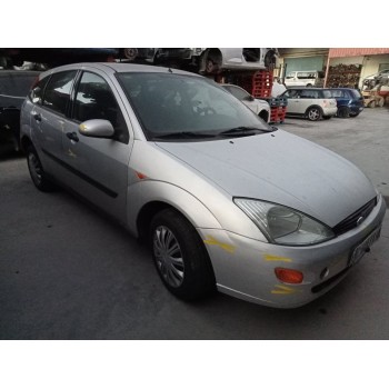 ford focus berlina (cak) del año 2000