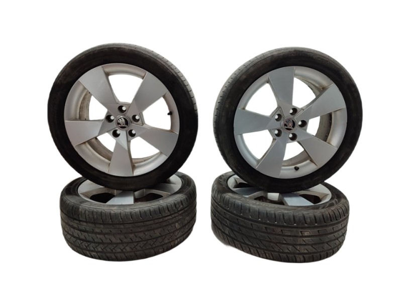 Recambio de juego llantas para skoda octavia combi (5e5) active referencia OEM IAM 5E0601025D  